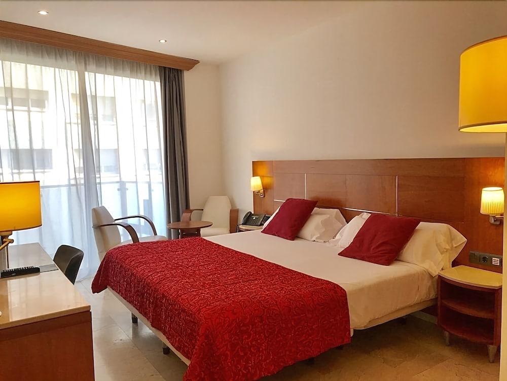 Hotel Calasanz مولينس ذي راي المظهر الخارجي الصورة
