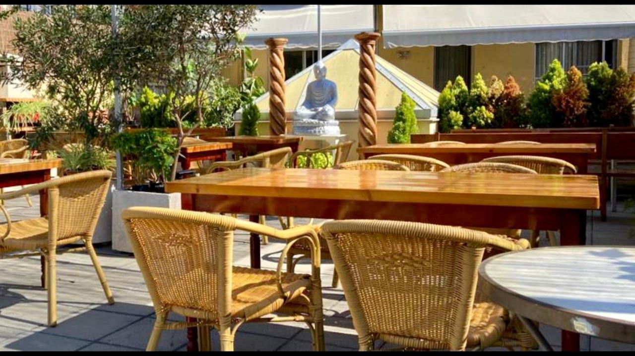 Hotel Calasanz مولينس ذي راي المظهر الخارجي الصورة
