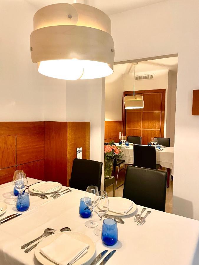 Hotel Calasanz مولينس ذي راي المظهر الخارجي الصورة
