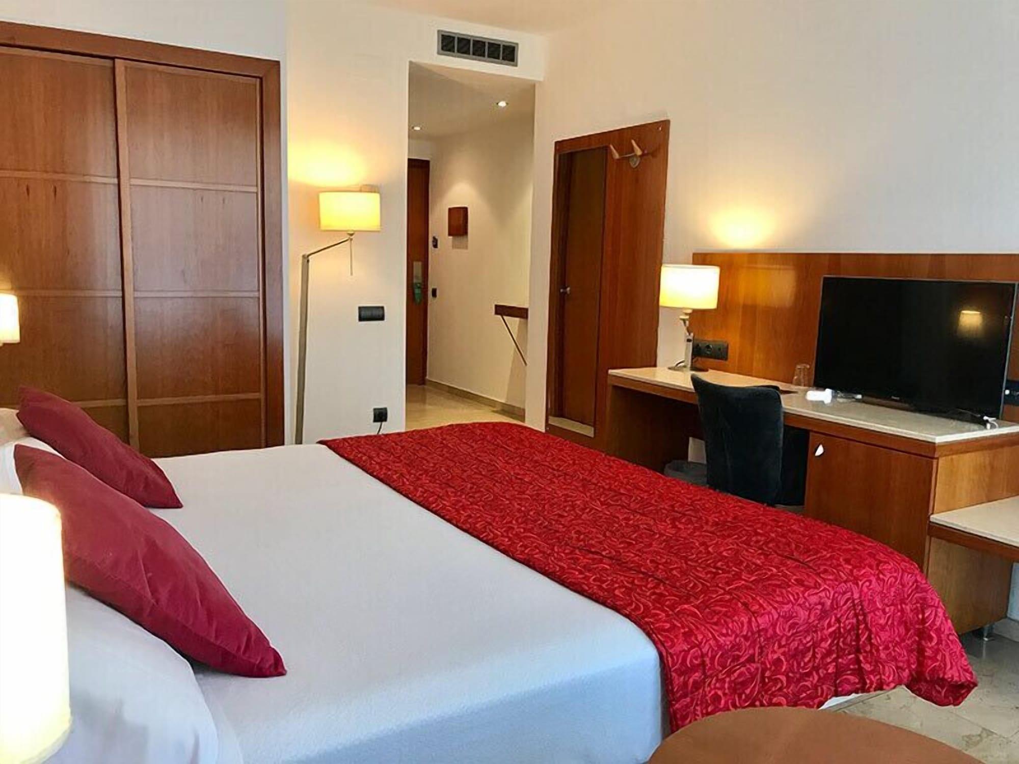 Hotel Calasanz مولينس ذي راي المظهر الخارجي الصورة