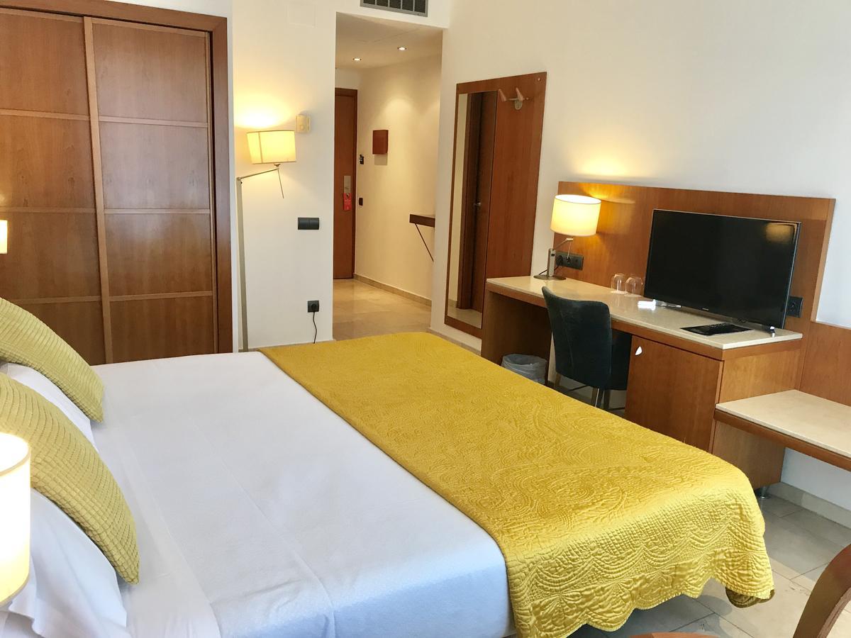 Hotel Calasanz مولينس ذي راي المظهر الخارجي الصورة
