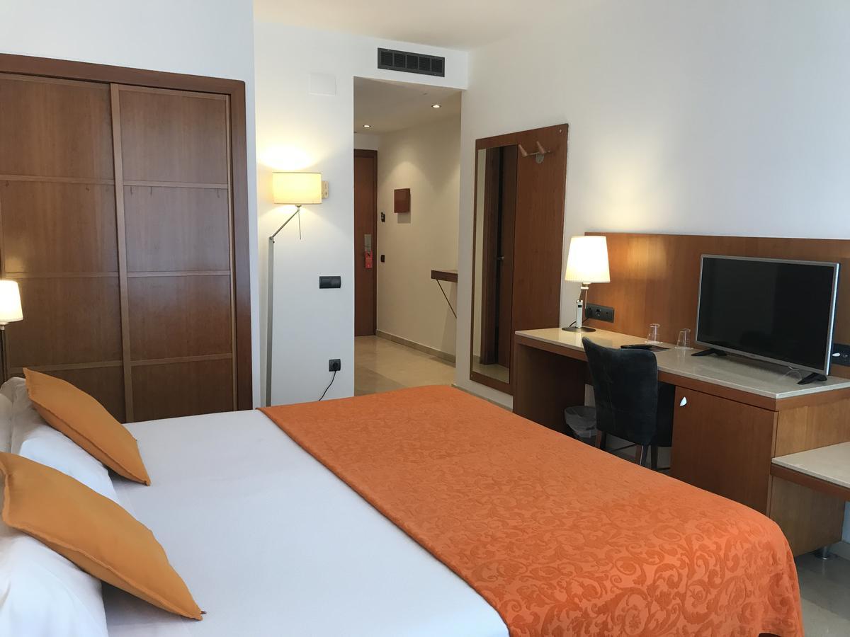 Hotel Calasanz مولينس ذي راي المظهر الخارجي الصورة