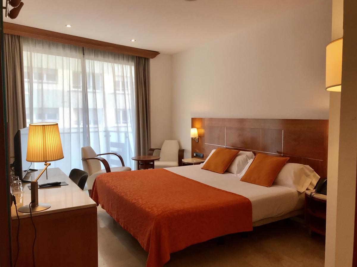 Hotel Calasanz مولينس ذي راي المظهر الخارجي الصورة
