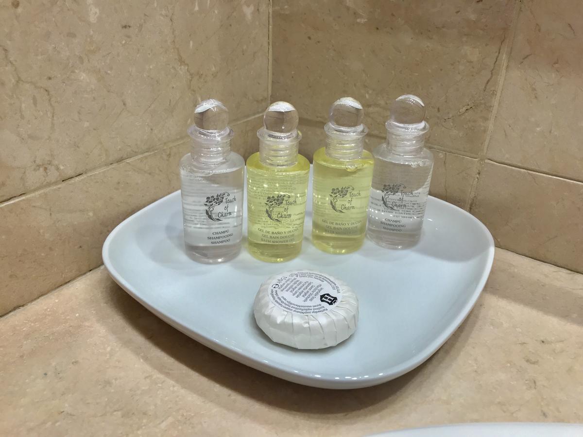 Hotel Calasanz مولينس ذي راي المظهر الخارجي الصورة